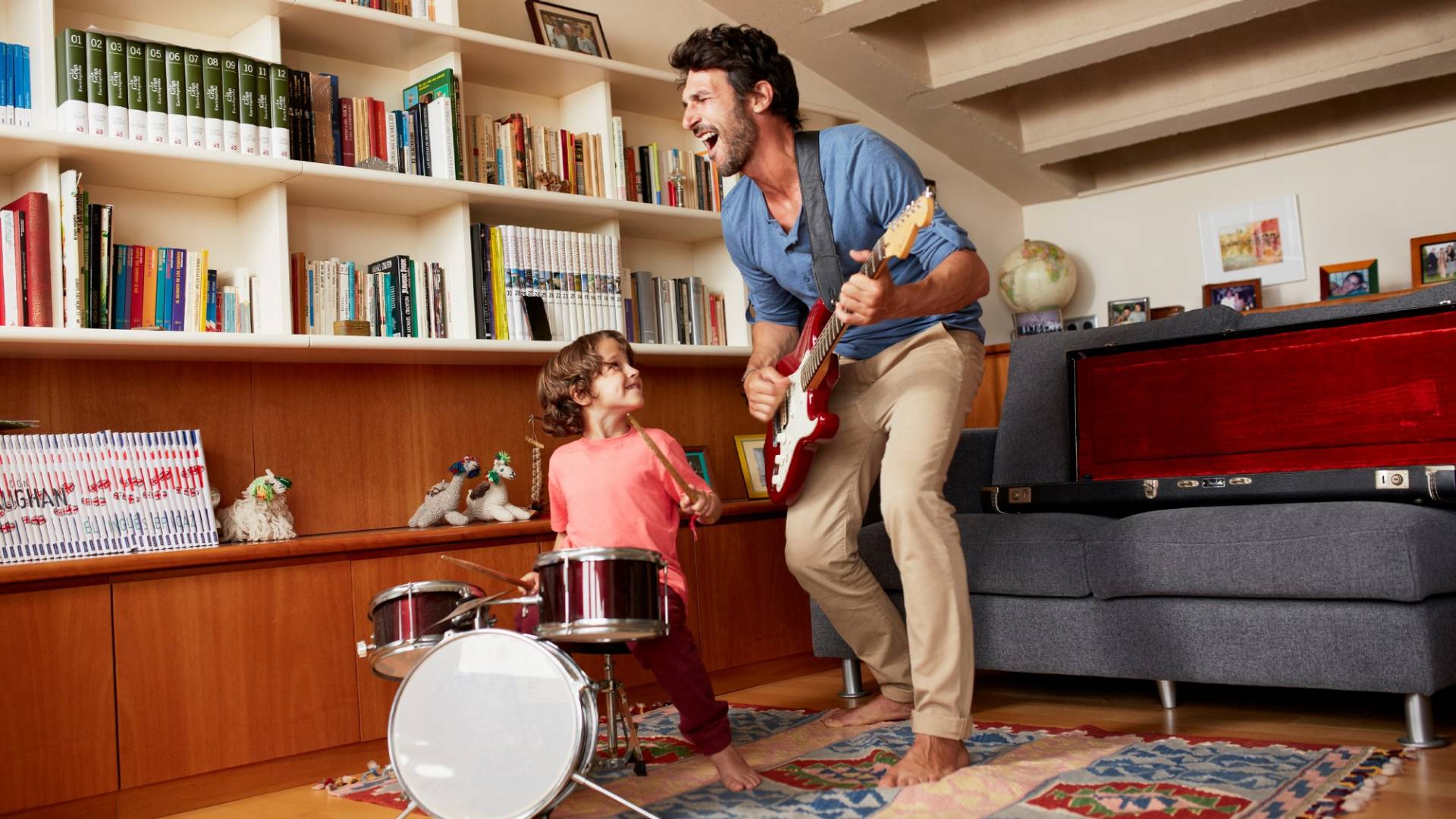 Mann und Frau am Laptop