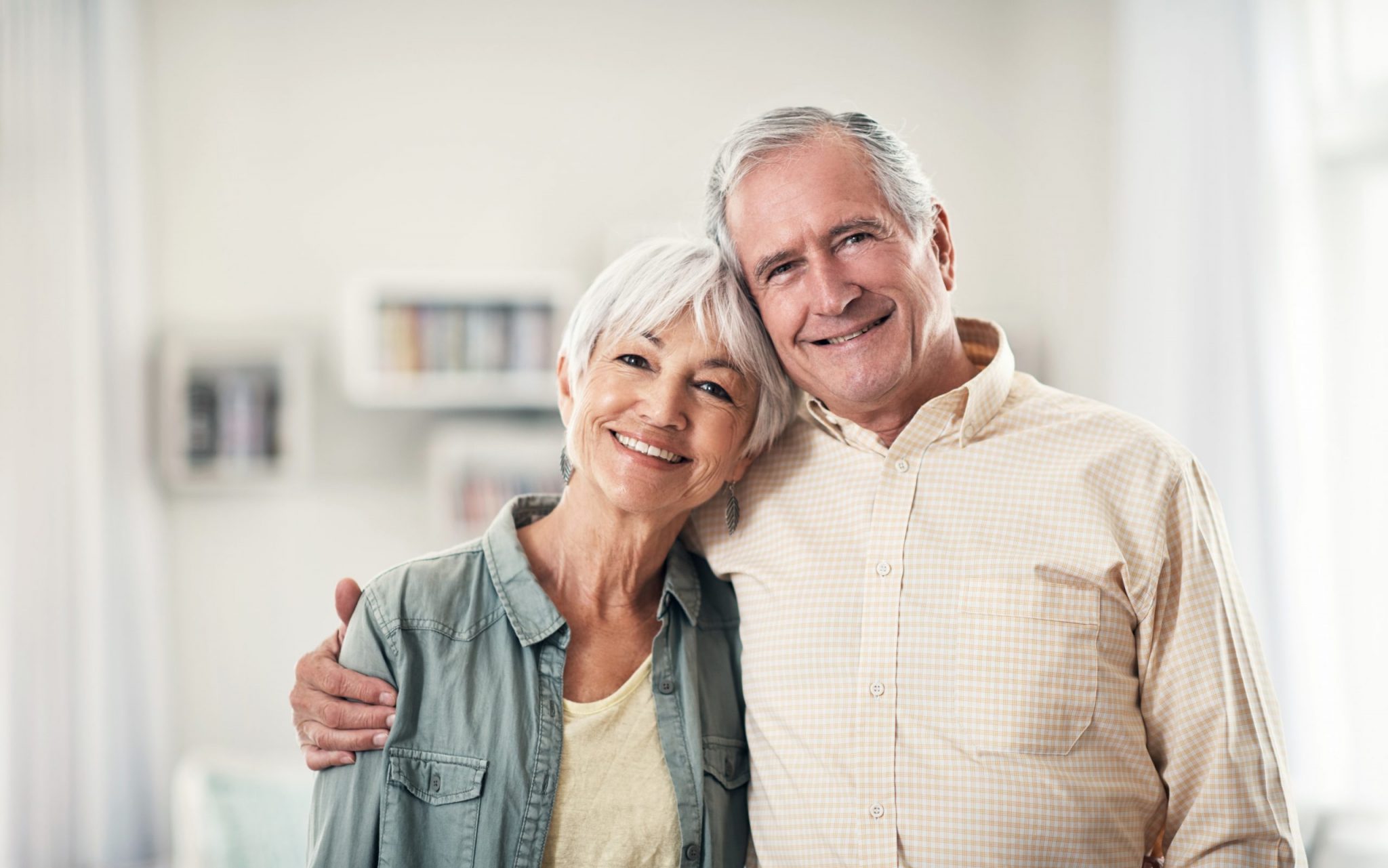 Dating when old. Пожилая пара в путешествии. Семейные пары в возрасте 80 лет-. Безбедная старость. Успешное старение.